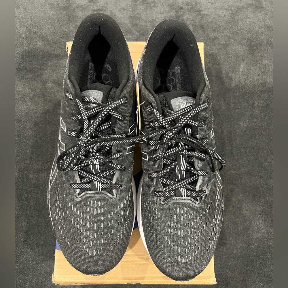 NWB Asics Gel Kayano 28